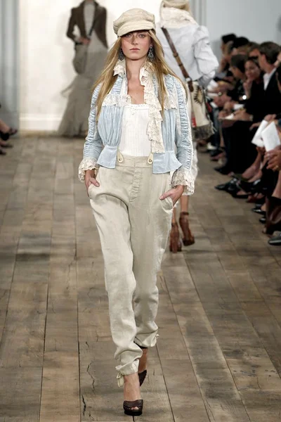 Look 35